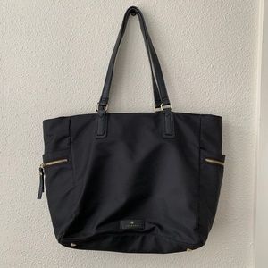Travanti Black Shoulder Bag with Padding